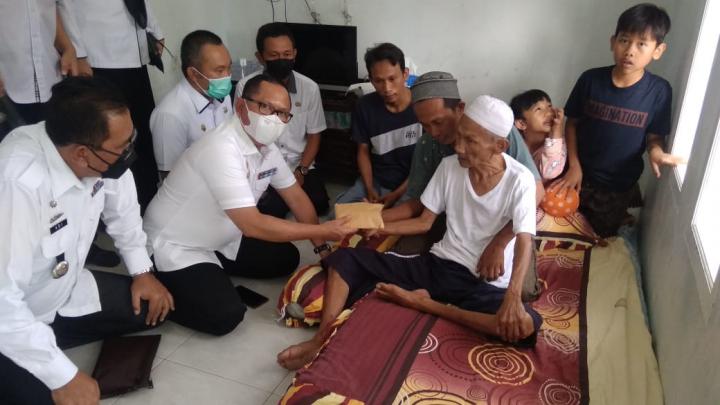 Bentuk Kasih Sayang, IKAPTK Lampung Memberi Tali Asih Kepada Alumni APDN 